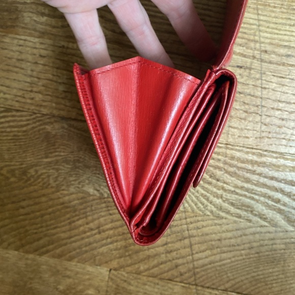 Louis Vuitton Red double snap Epi leather compact wallet Authentic EUC LV Epi - Picture 15 of 15